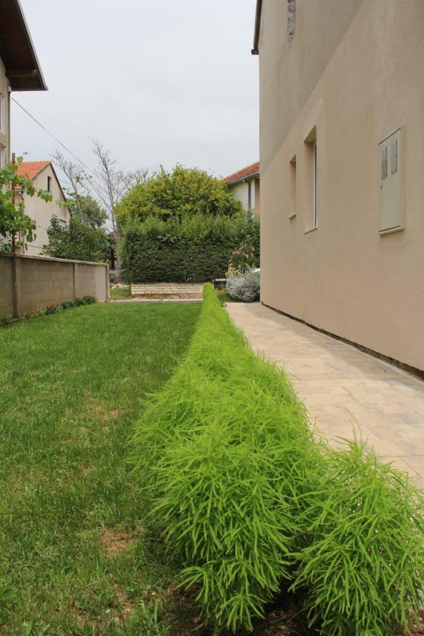 Apartman Lilium Knin Exterior foto